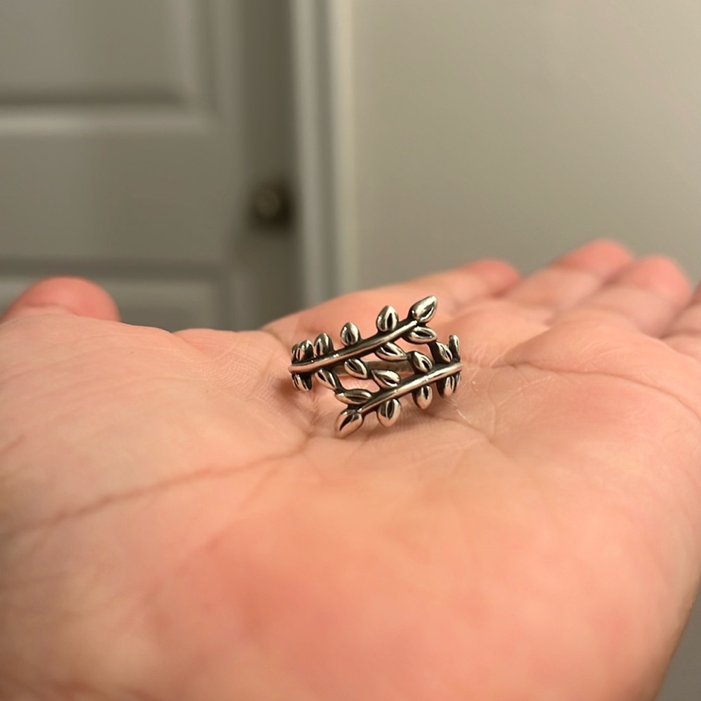 Delicate Vines Ring James Avery